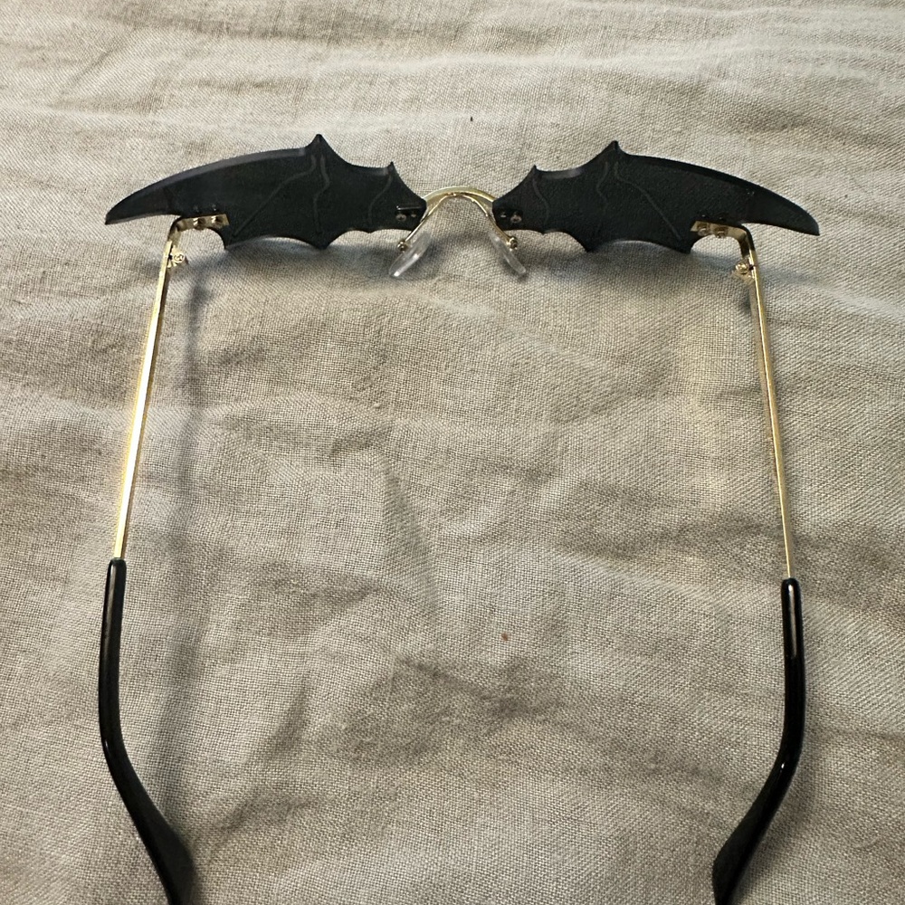 straight outta hell dolls kill bat sunglasses 🦇 - Picture 3 of 5